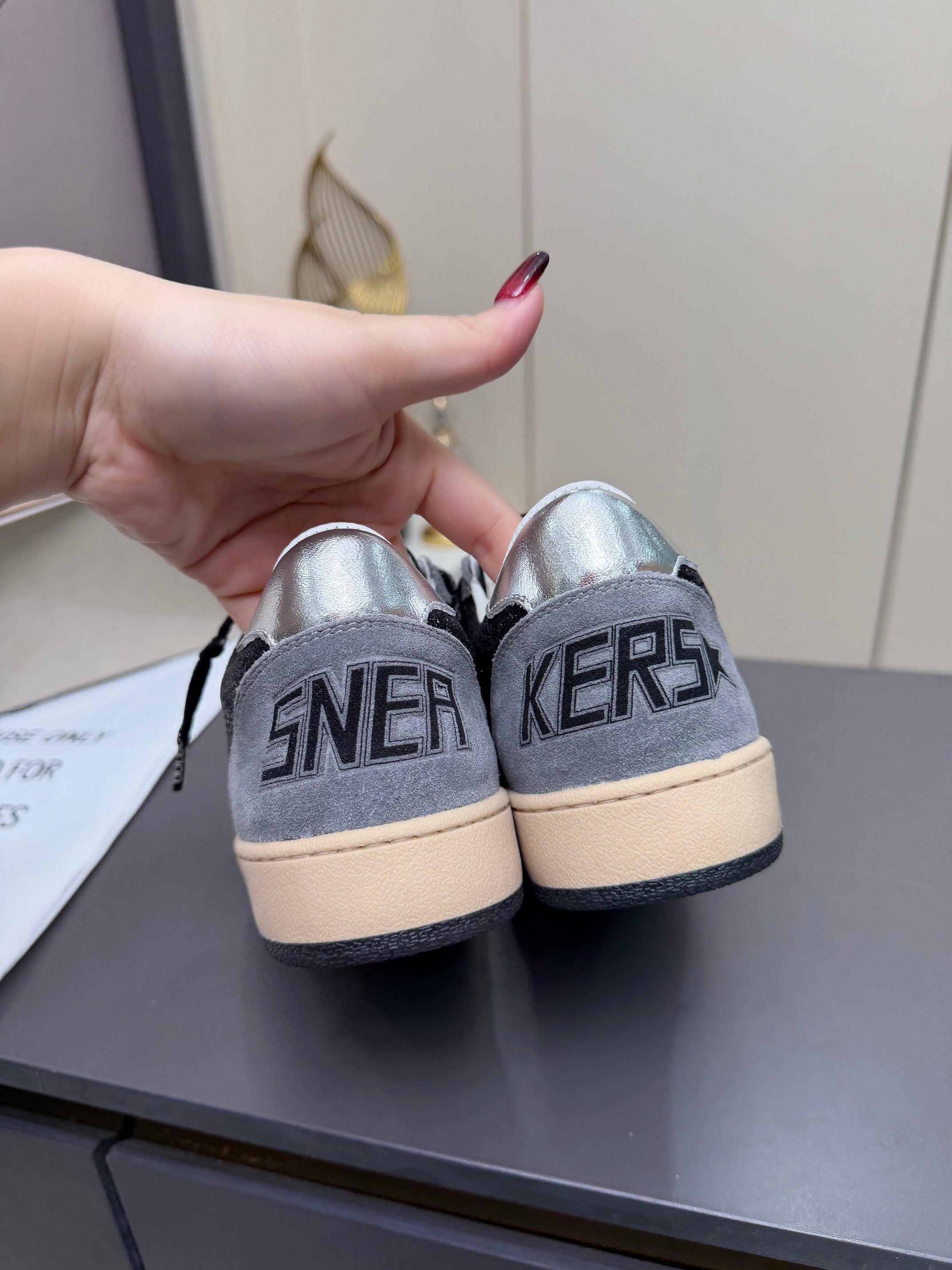 Golden Goose 26s Ball Star Sneakers Black Grey Suede Glitter 735897