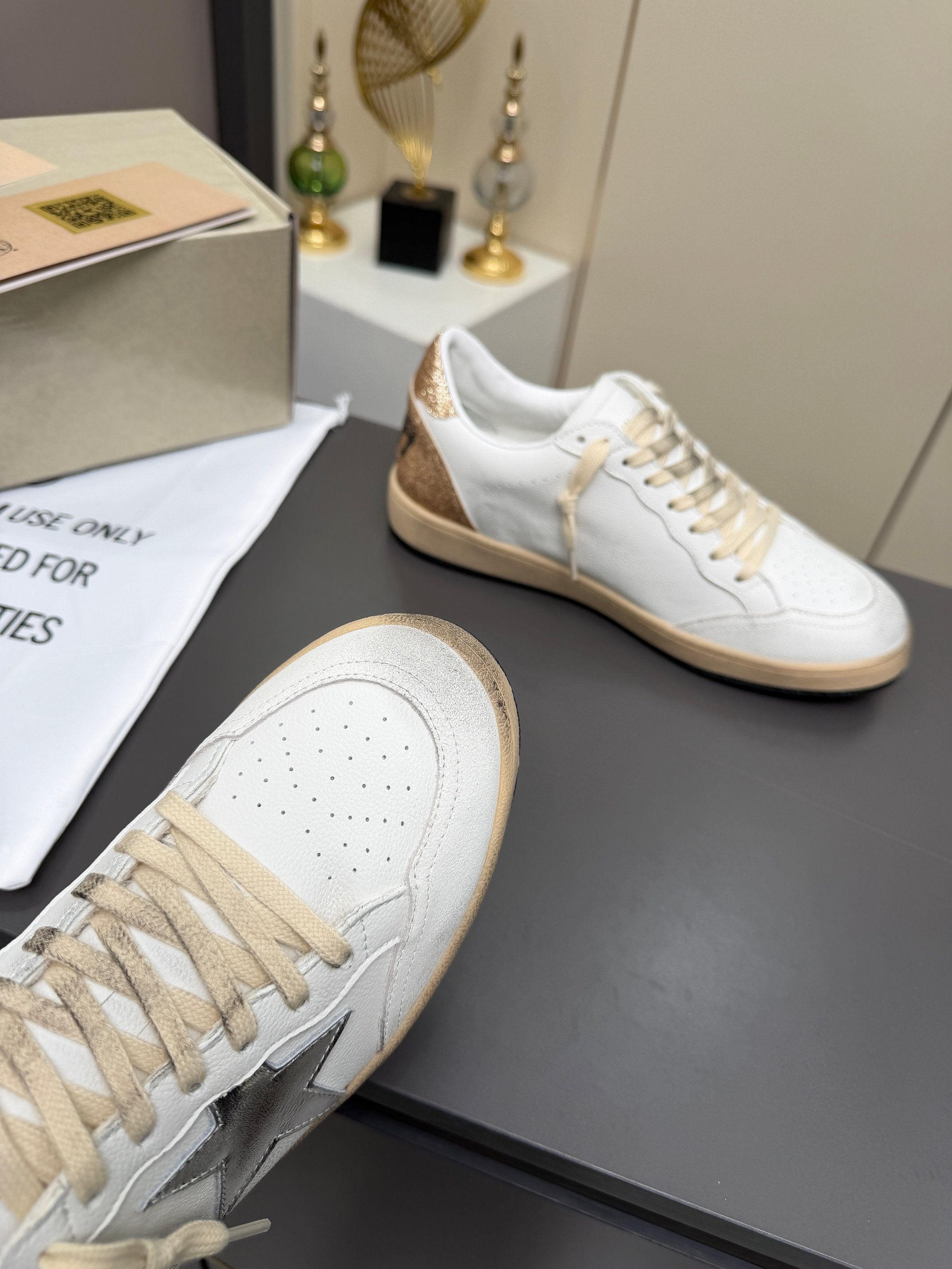 Golden Goose 26s Ball Star Sneakers Golden Glitter Leather 735903