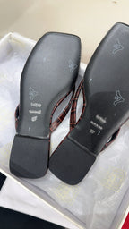 Totem Thong Sandals Burgundy Croc-Effect Leather 751655