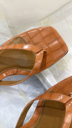 Toteme Thong Sandals Brown Croc-Effect Leather 751660