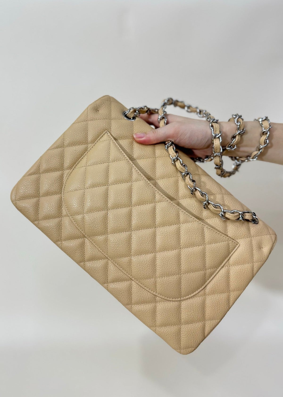 flap bag medium 25 beige caviar silver hardware