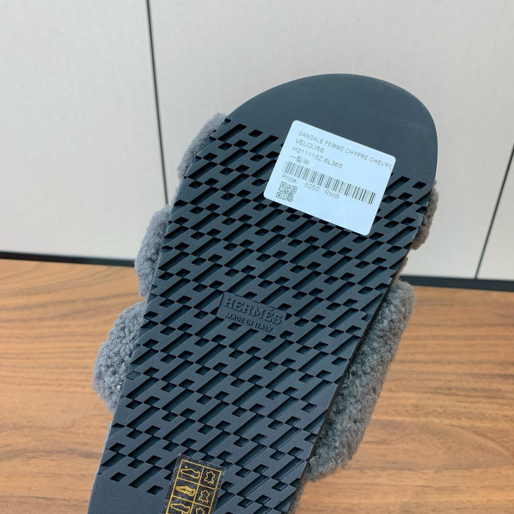 HM Chypre Sandal In Dark Grey Lamb Wool 984183