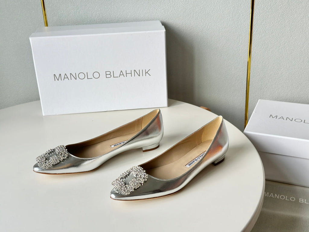Manolo Diamond Buckle Pumps Silver   Cowhide 451180