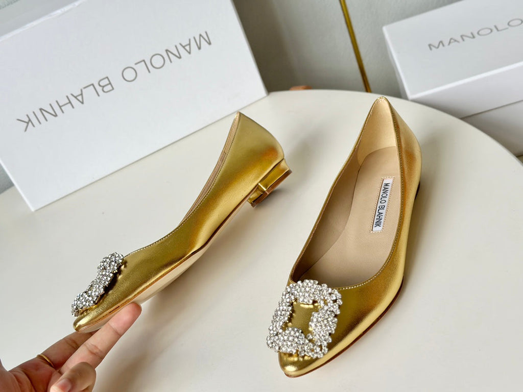 Manolo Diamond Buckle Pumps Gold   Cowhide 451182