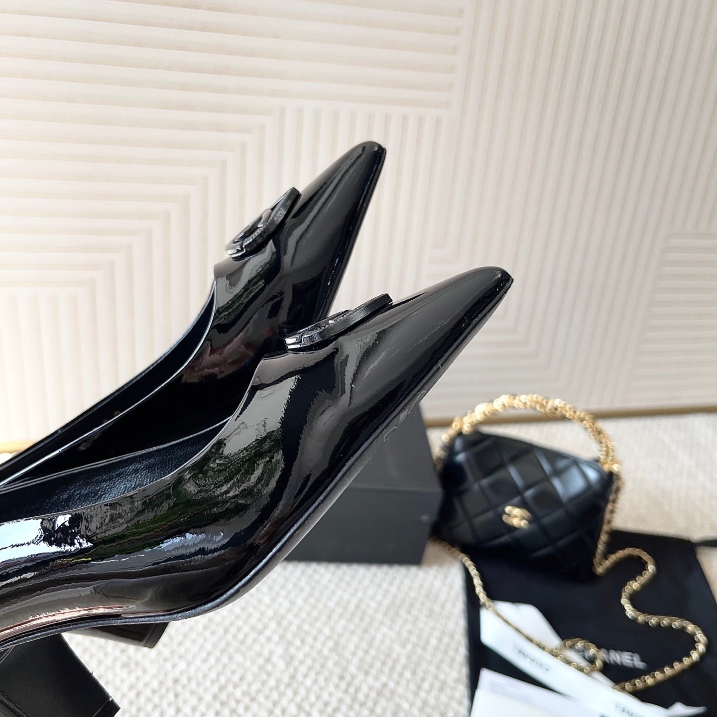 CC 26s Pointed-Toe Pump Black Patent Leather 787144