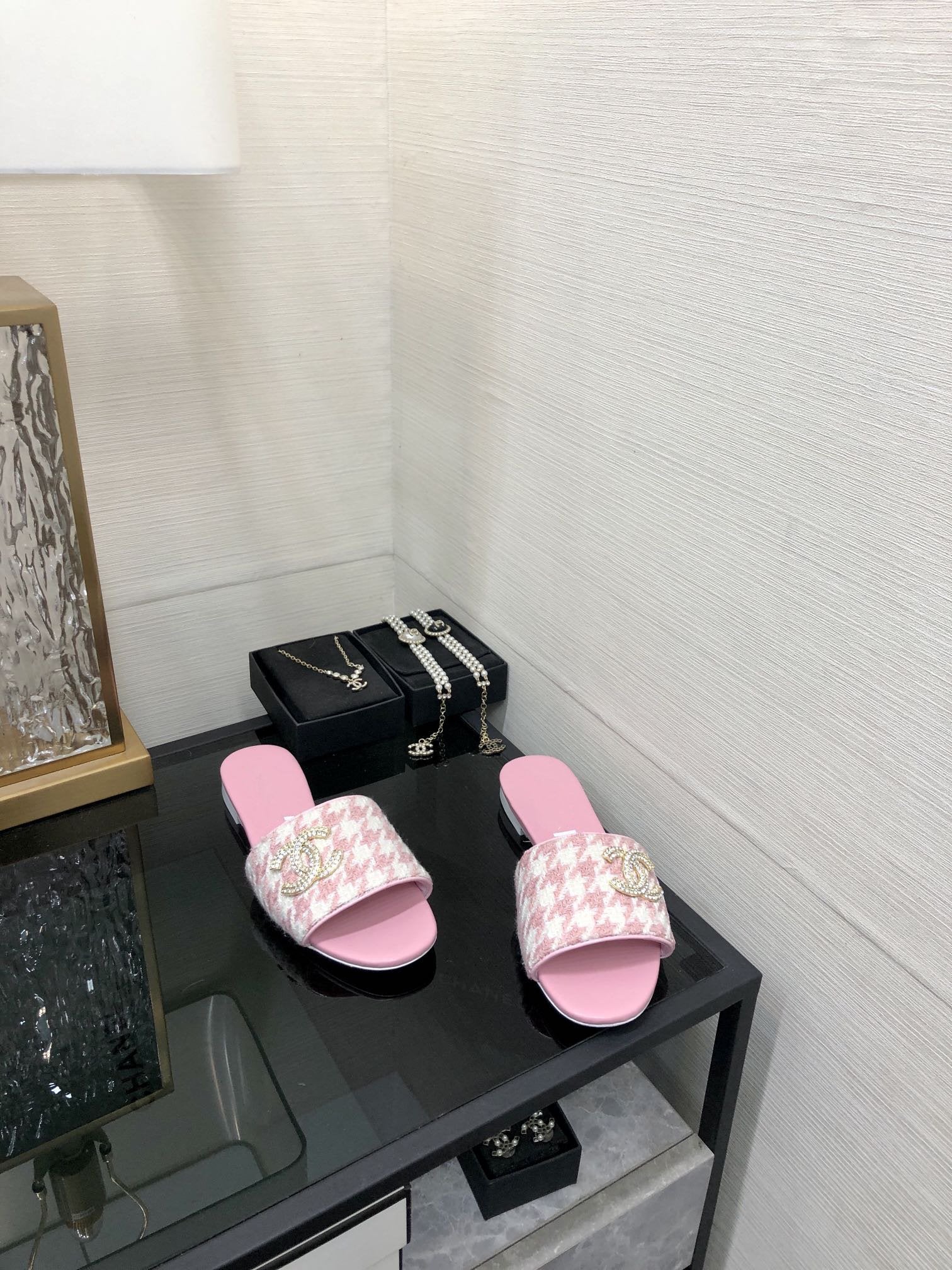 mule sandal pink white houndstooth fabric