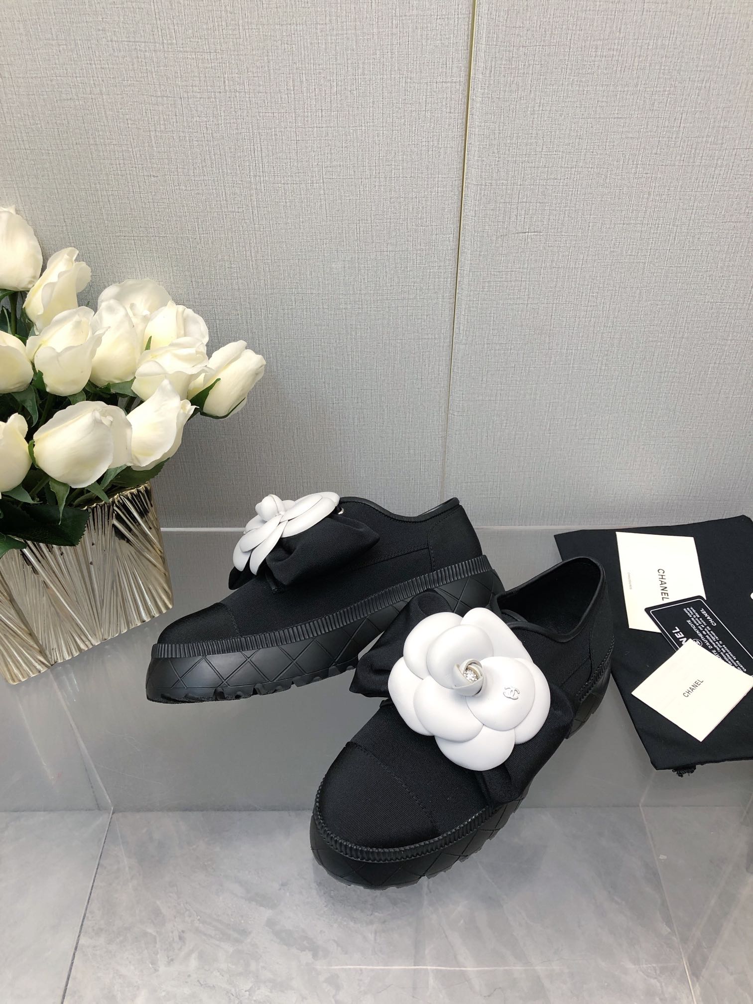 CC 26s Camellia Lug Sole Loafers Black White Cotton