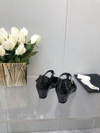 CAMELLIA CAP JANE SANDALS IN BLACK LAMBSKI