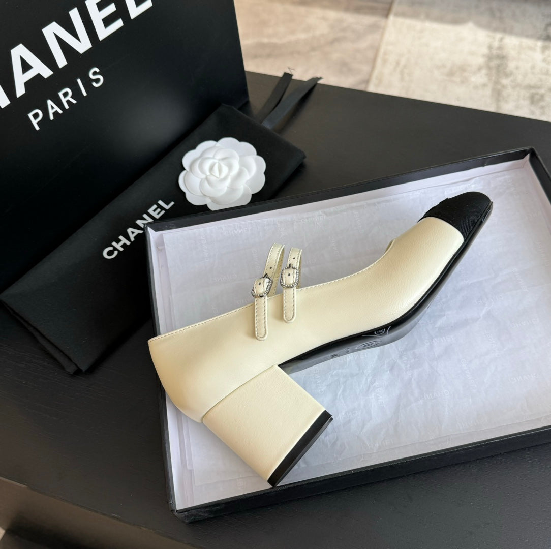 CC 25C Mary Jane White Sheepskin 212989