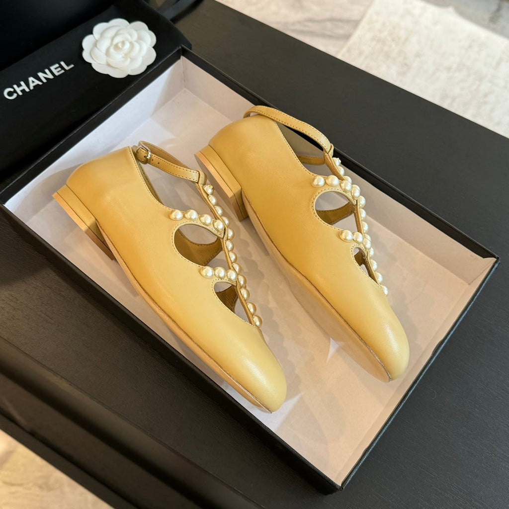 MARY JANES SHOES LIGHT YELLOW GOATSKIN WITH FAUX PEARL