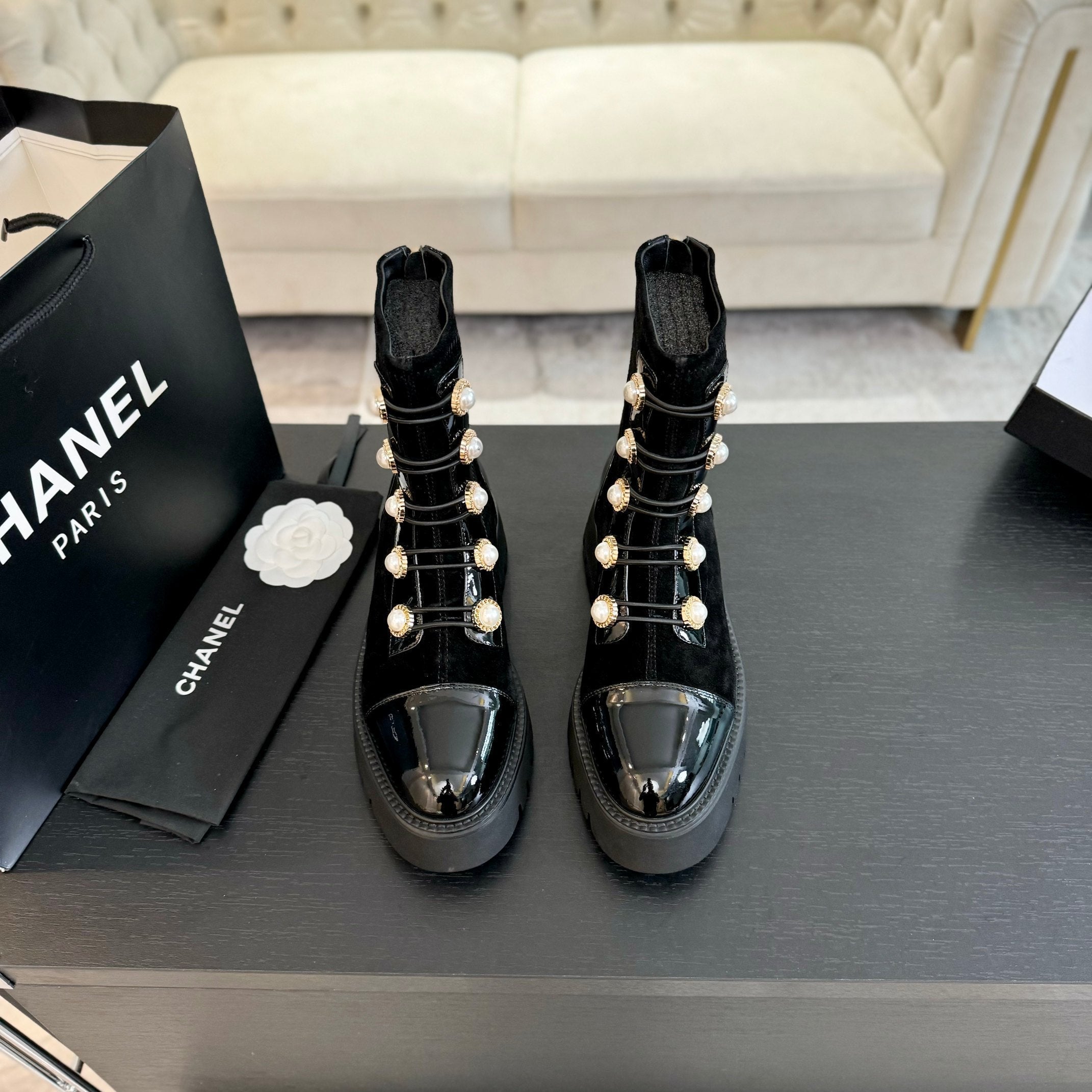 CC HIGH-TOP BOOTS IN BLACK SUEDE AND CALFSKIN WITH PEARL CHAIN