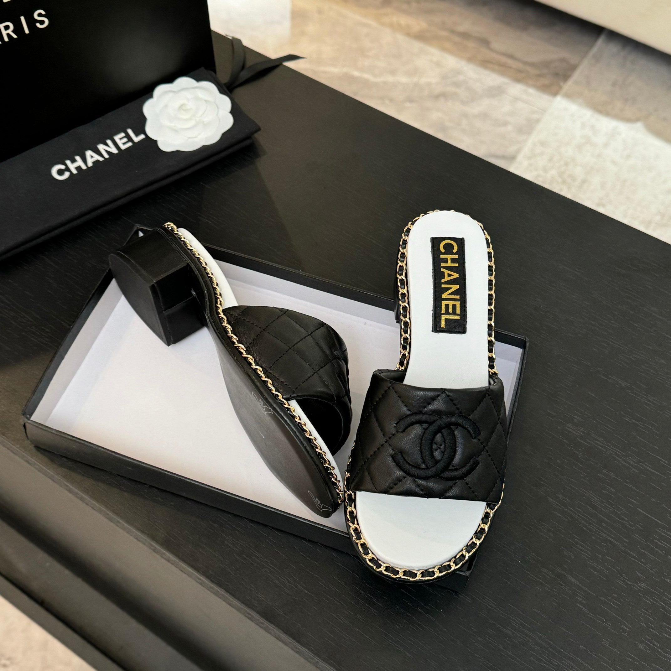 HIGH FLATFORM SLIPPER IN BLACK EMBOSSED SHEEPSKIN