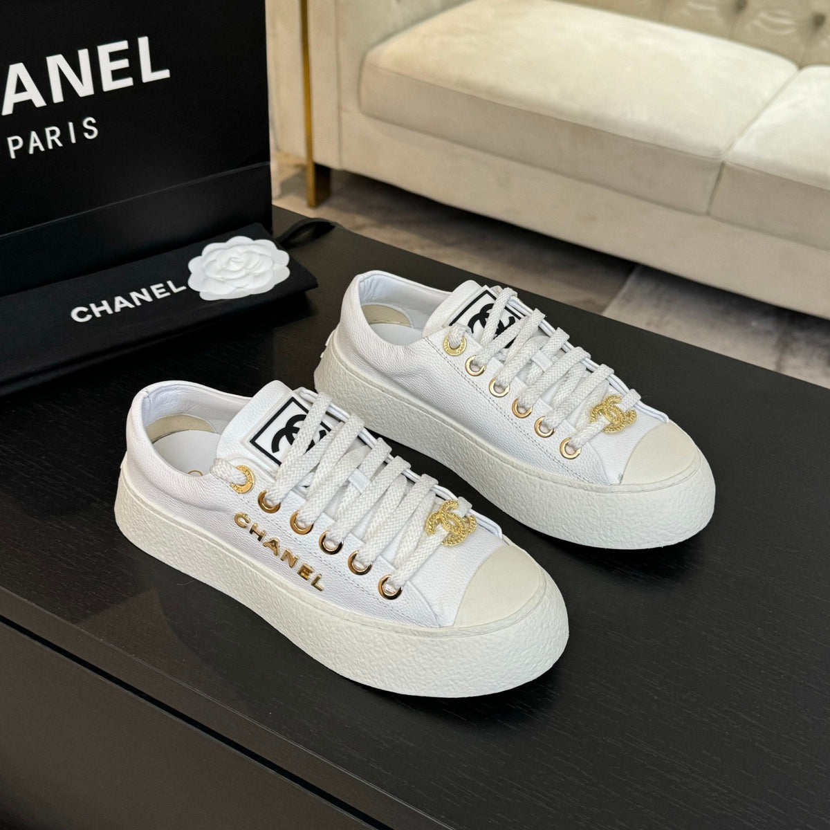 BIG-HEAD COOKIE SHOES IN WHITE LAMBSKIN