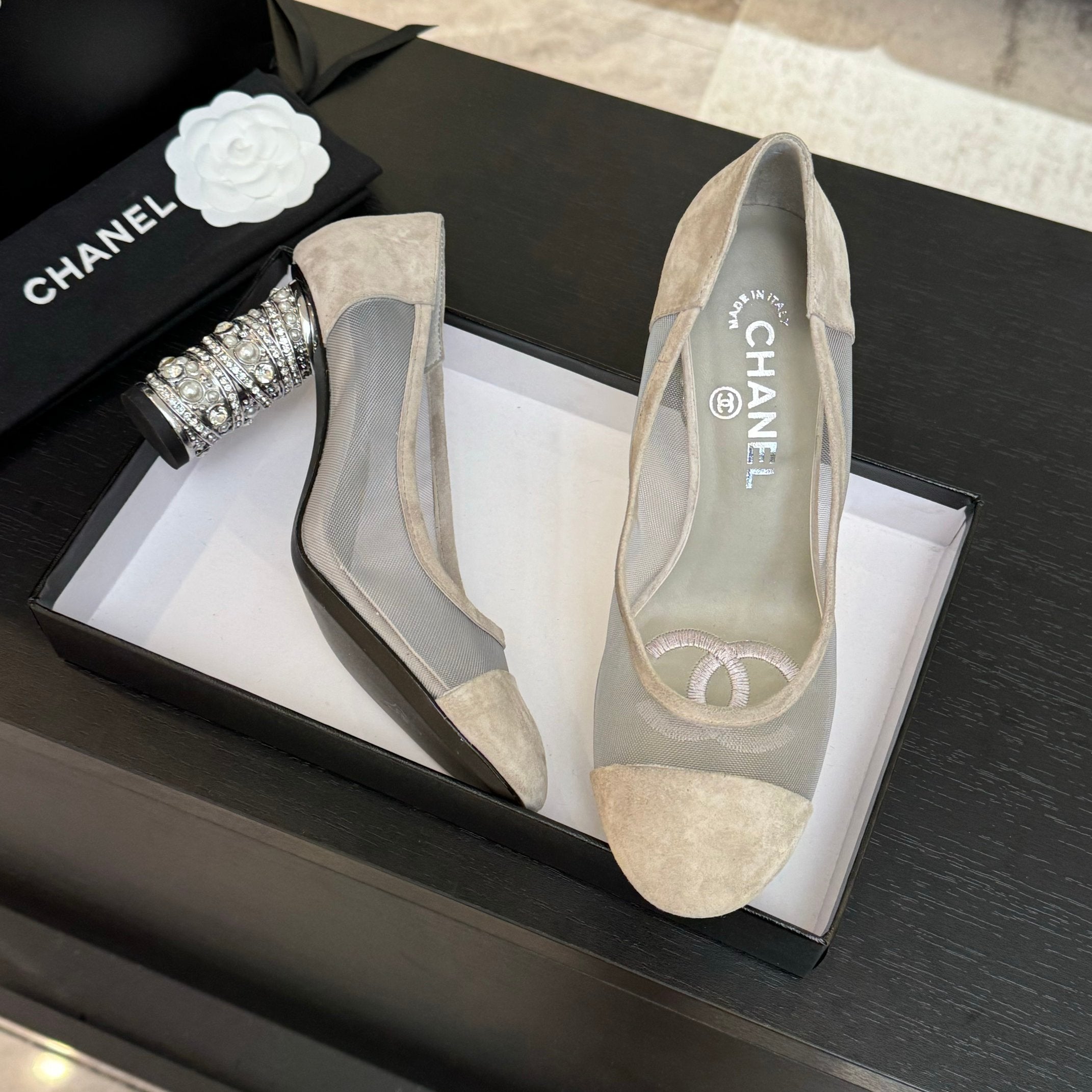 HIGH HEEL 85 MM SANDALS IN PALE GRAY SUEDE AND MESH