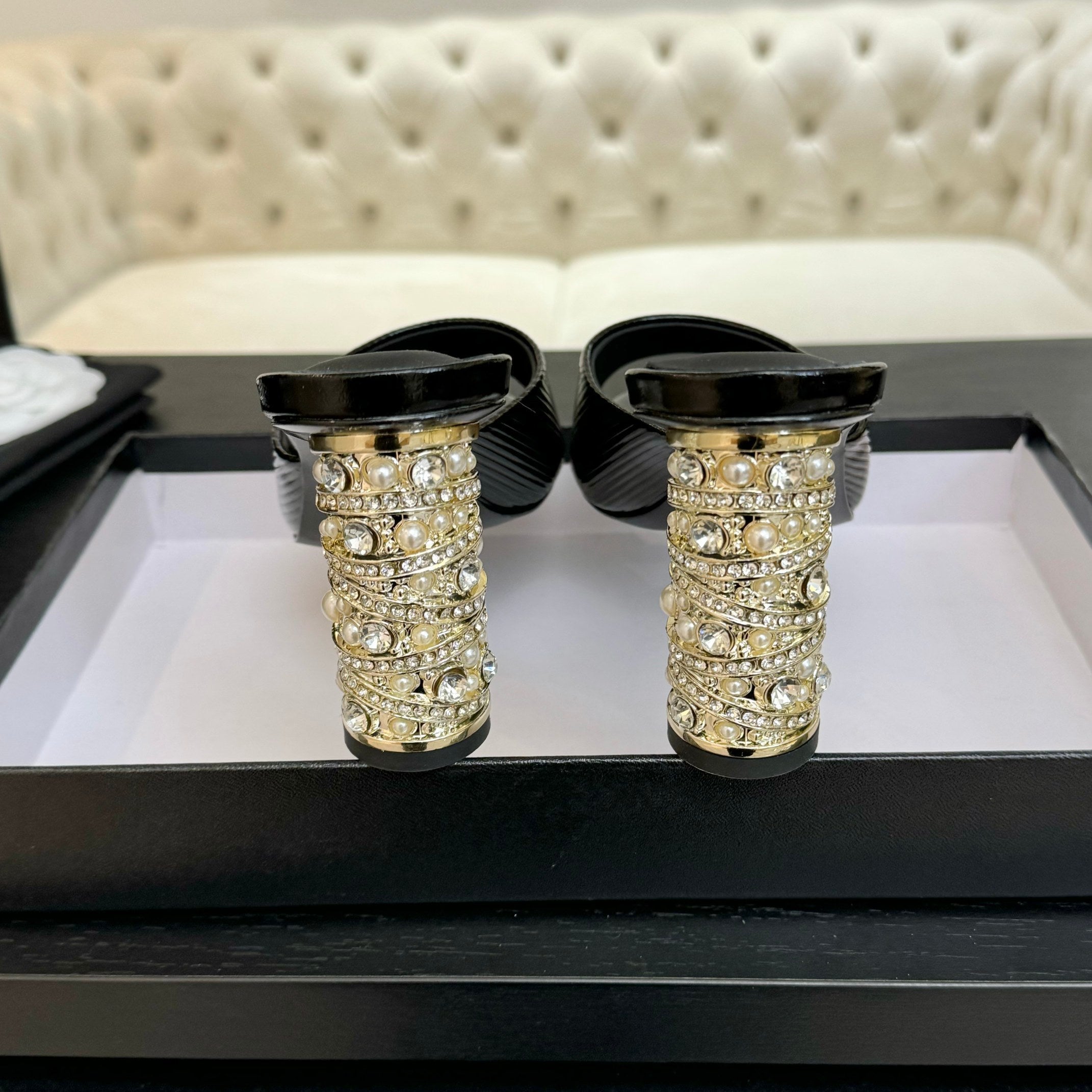 T-STRAP PEARL HEEL 85 MM SANDALS IN BLACK LAMBSKIN MULE
