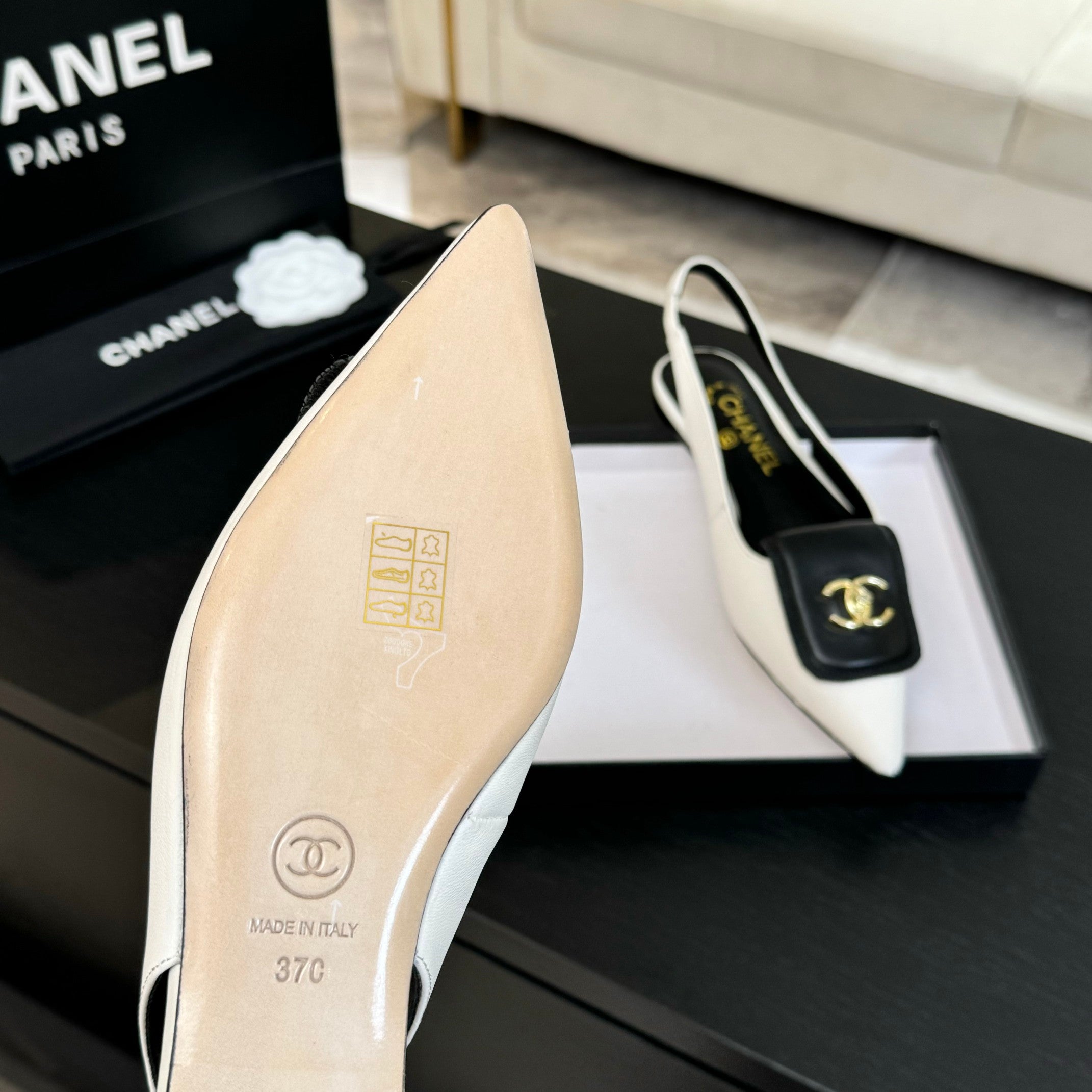 CC 25C Slingback Flat White   sheepskin 212950