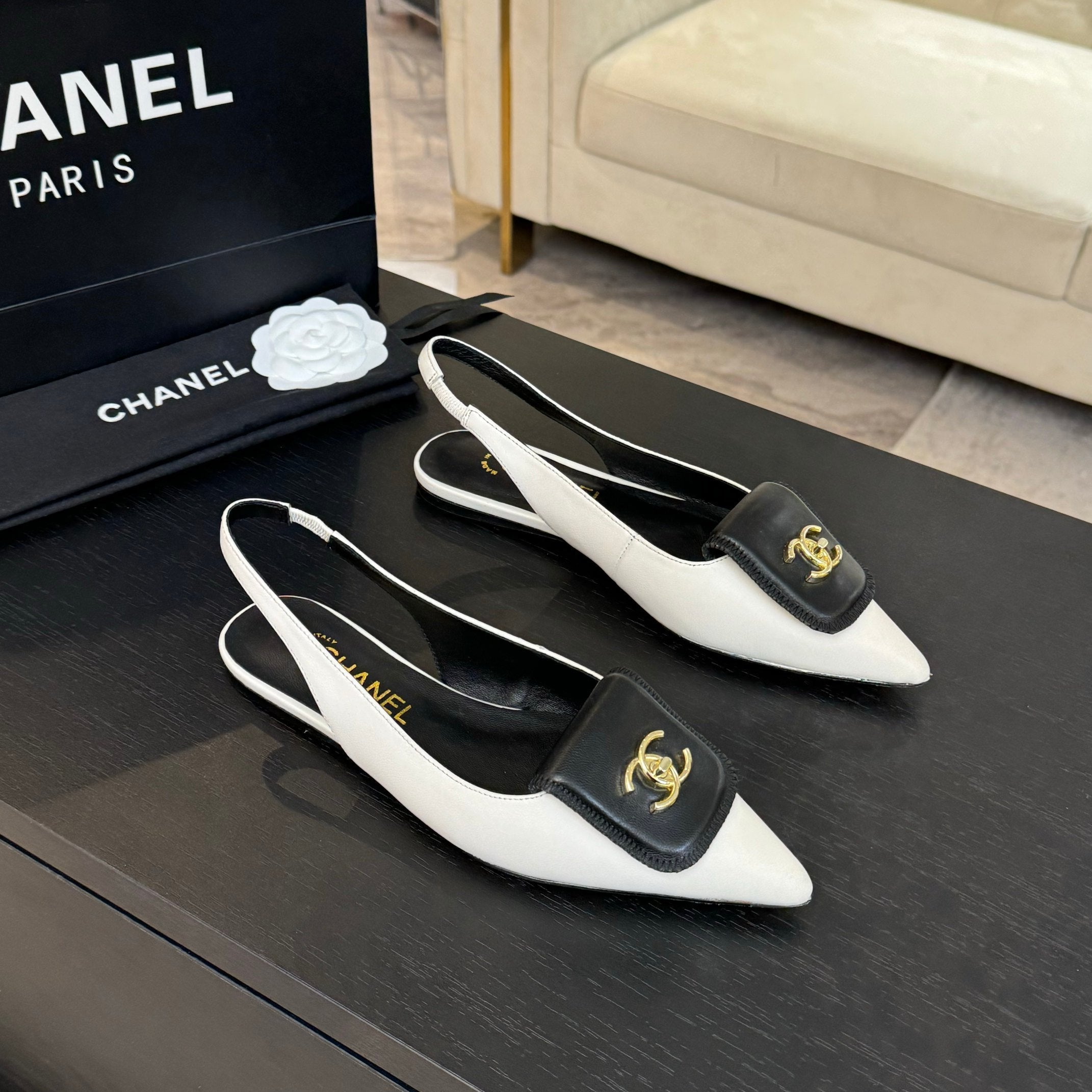 CC 25C Slingback Flat White   sheepskin 212950