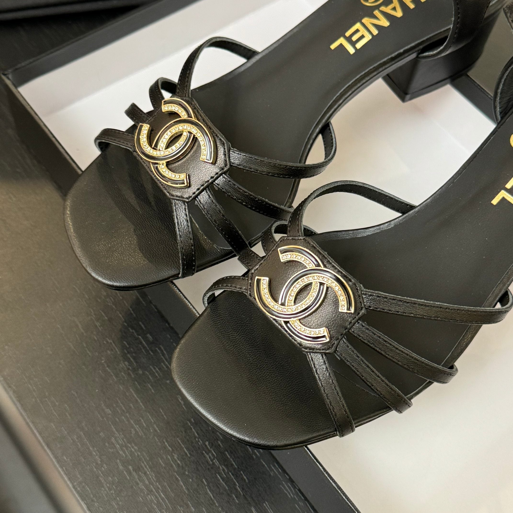 CC 45mm Sandal Black Sheepskin 212926