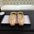 CC 25A Ballerina Beige Satin And Sheepskin 373778