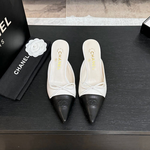 CC 26s Métiers d'Art Pointed-Toe Mule White Black Sheepskin 700619
