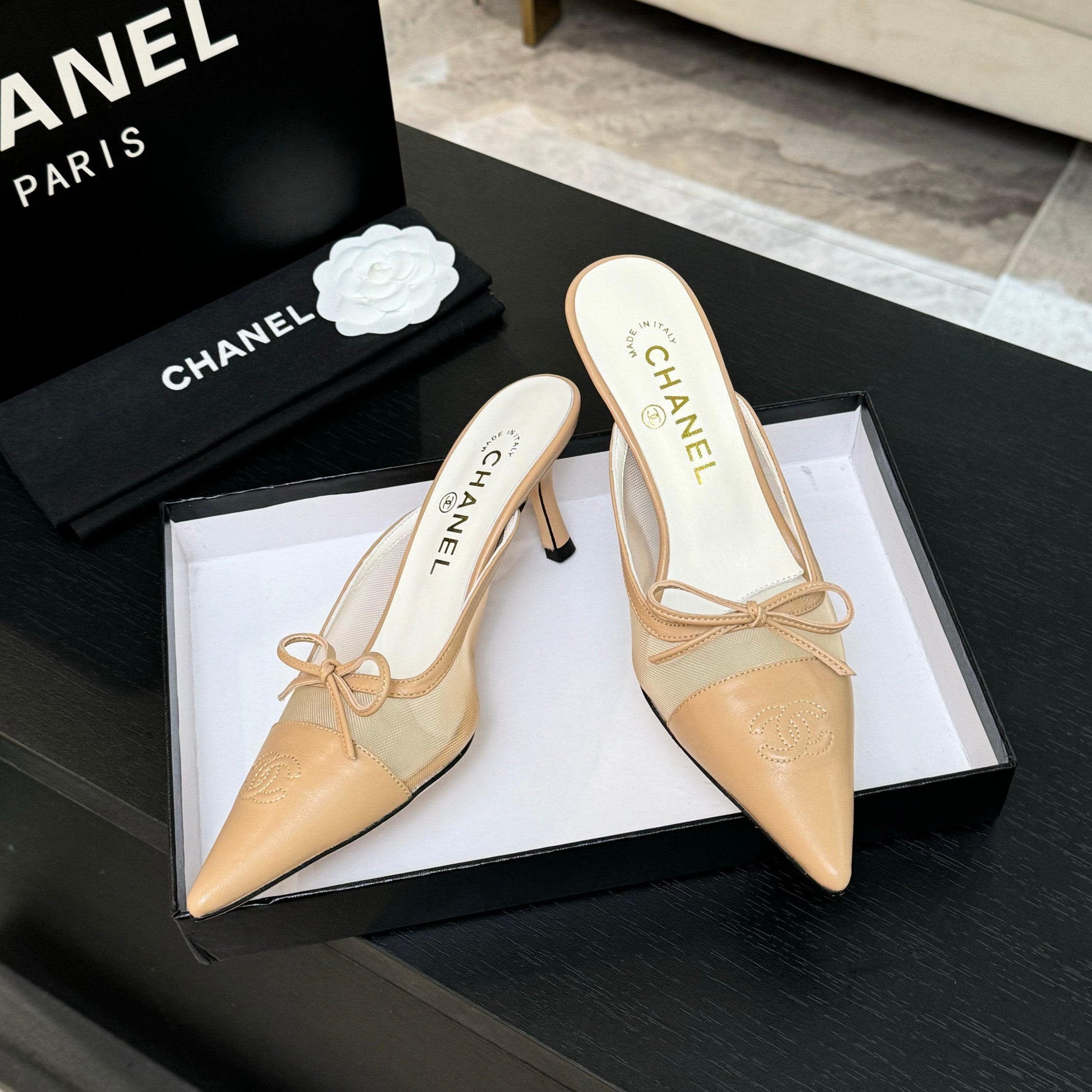 CC 26s Métiers d'Art Pointed-Toe Mule Beige Mesh Sheepskin 700622