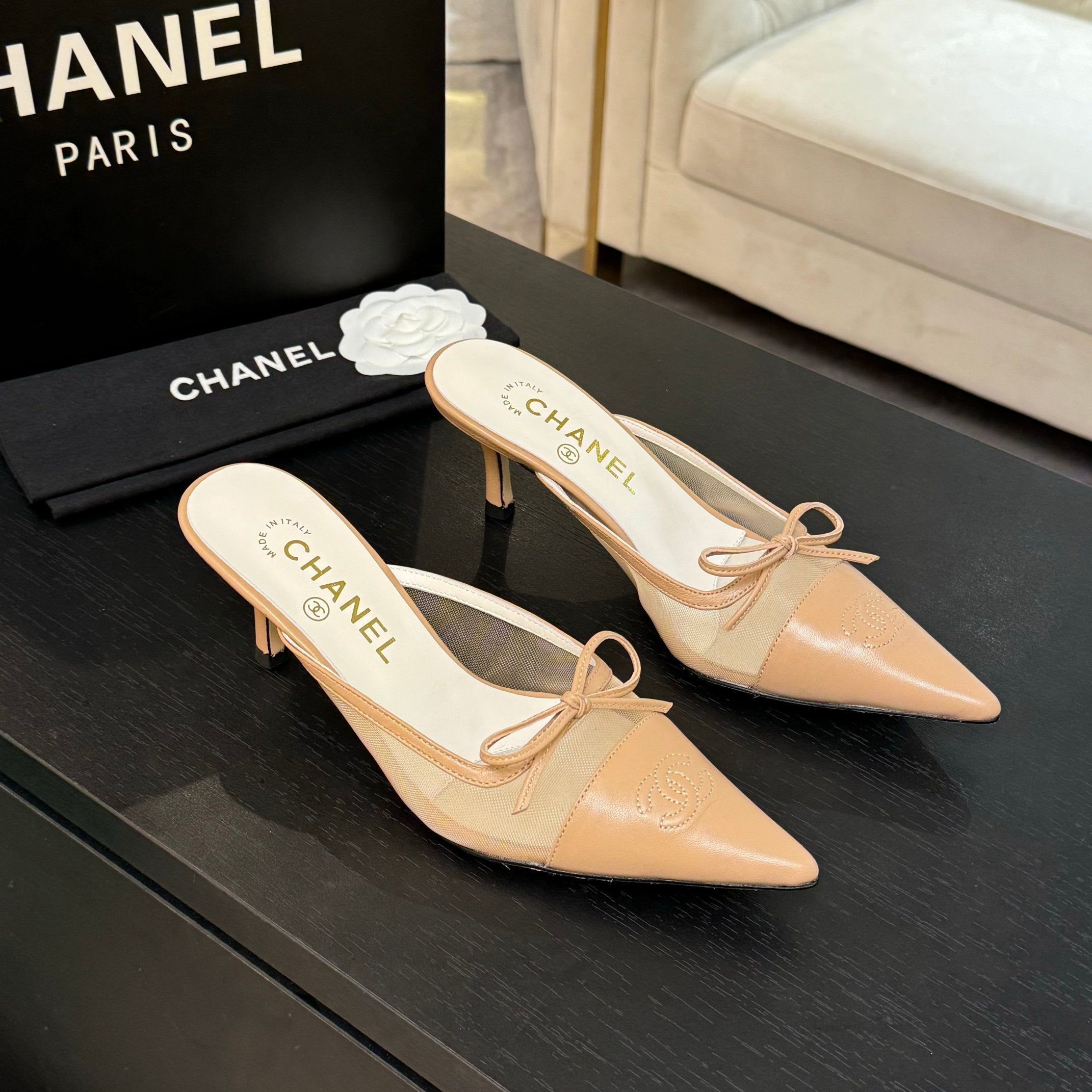 CC 26s Métiers d'Art Pointed-Toe Mule Beige Mesh Sheepskin 700622