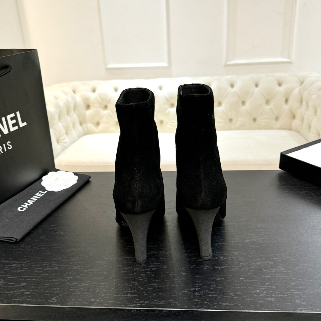 CC Gabrielle Chanel Ankle Boots 8.5cm Black Suede Black Fabric