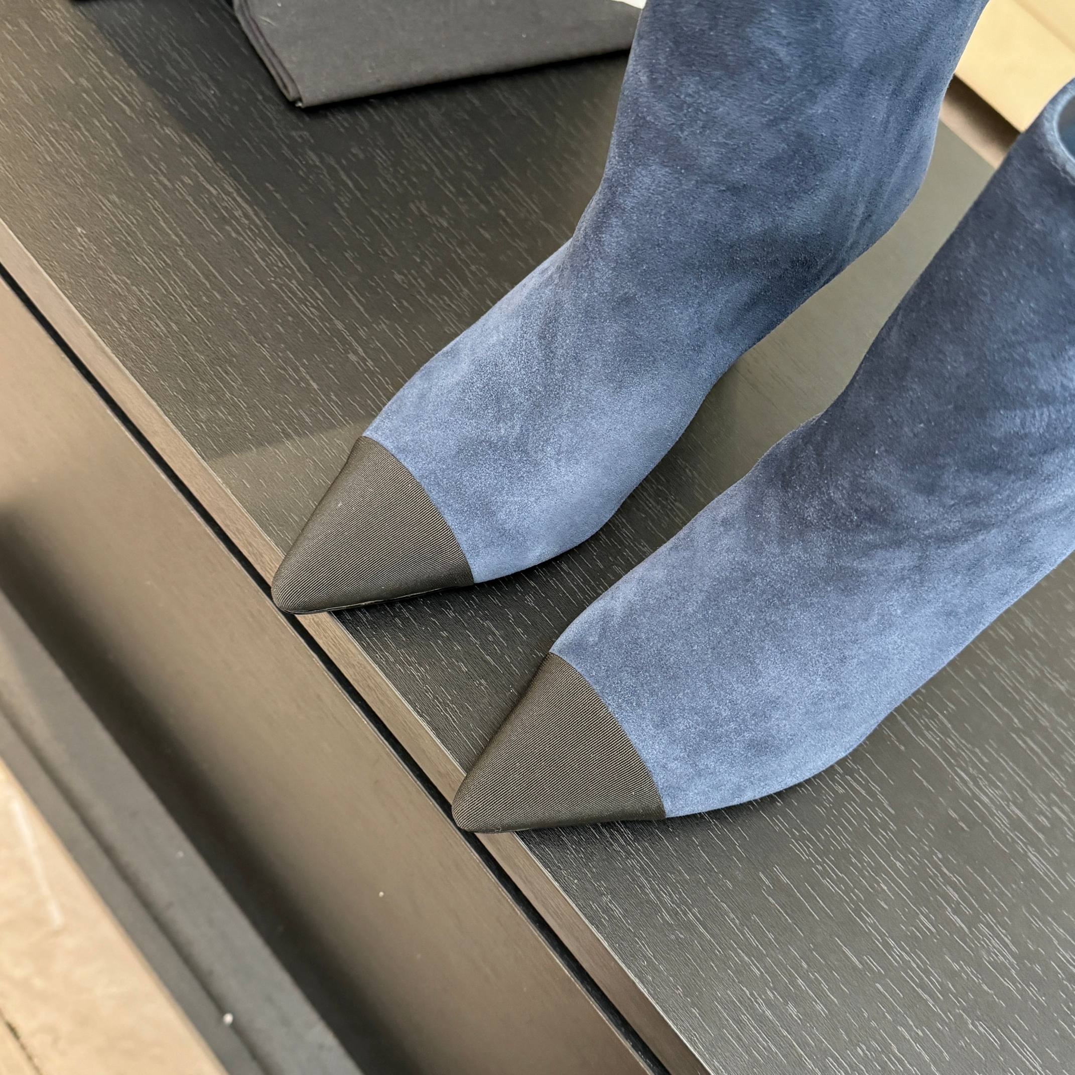 CC Gabrielle Chanel Ankle Boots 8.5cm Dark Blue Suede Black Fabric