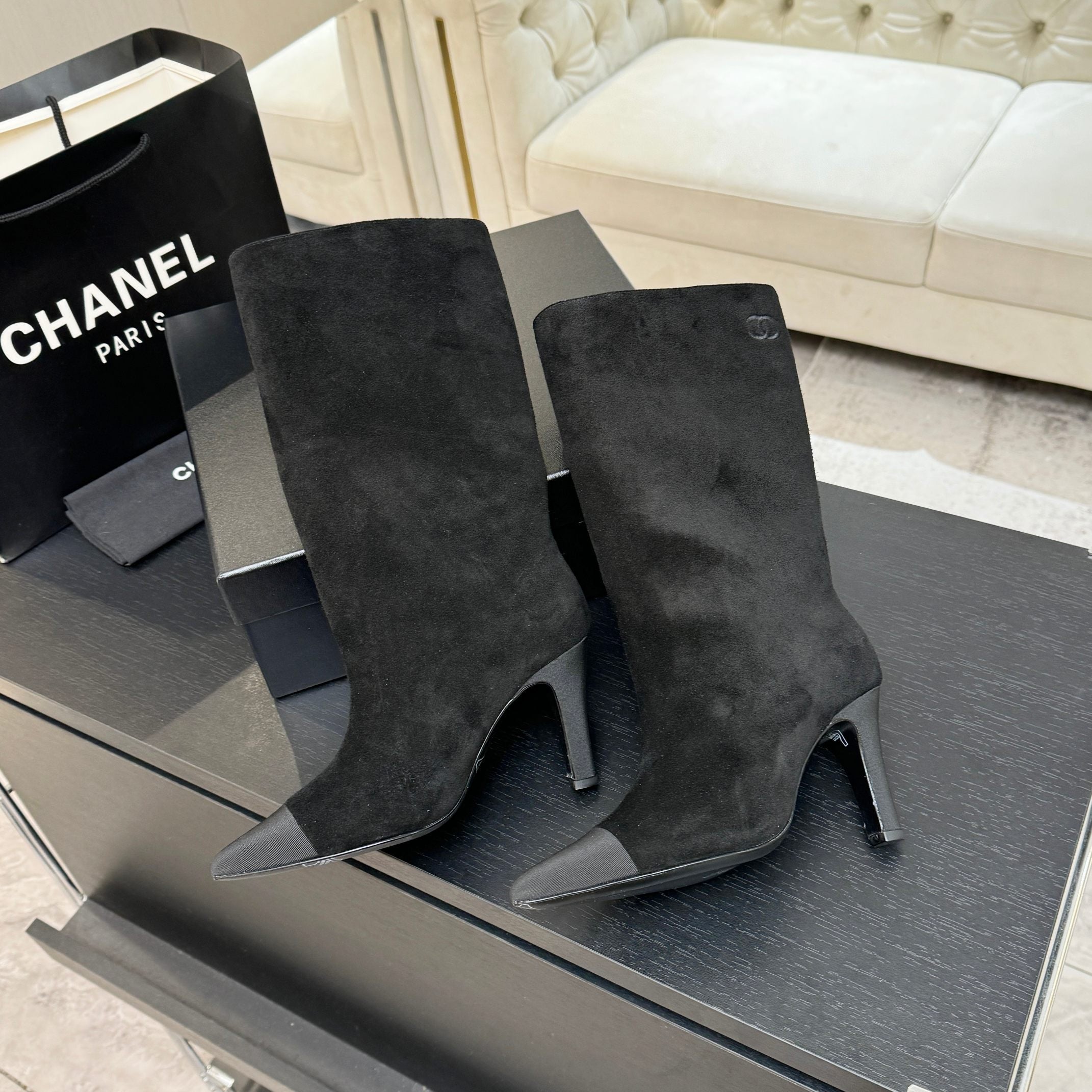 CC Gabrielle Chanel Boots 8.5cm Black Suede Black Fabric