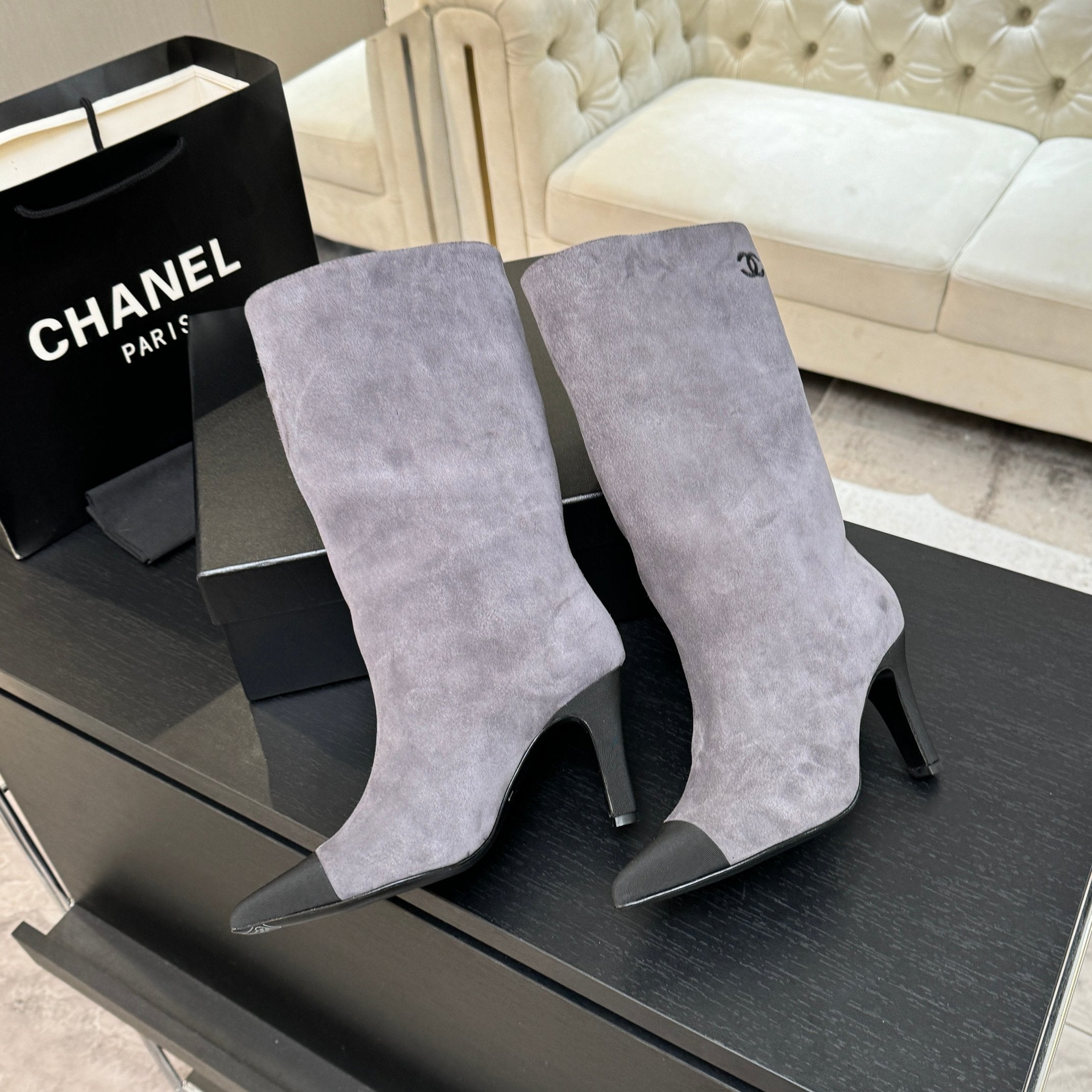 CC Gabrielle Chanel Boots 8.5cm Purple-Grey Suede Black Fabric