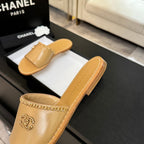 CC 26C Double C Chain Cross Beige Sheepskin