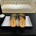 CC 26C Double C Chain Cross Black Beige Sheepskin
