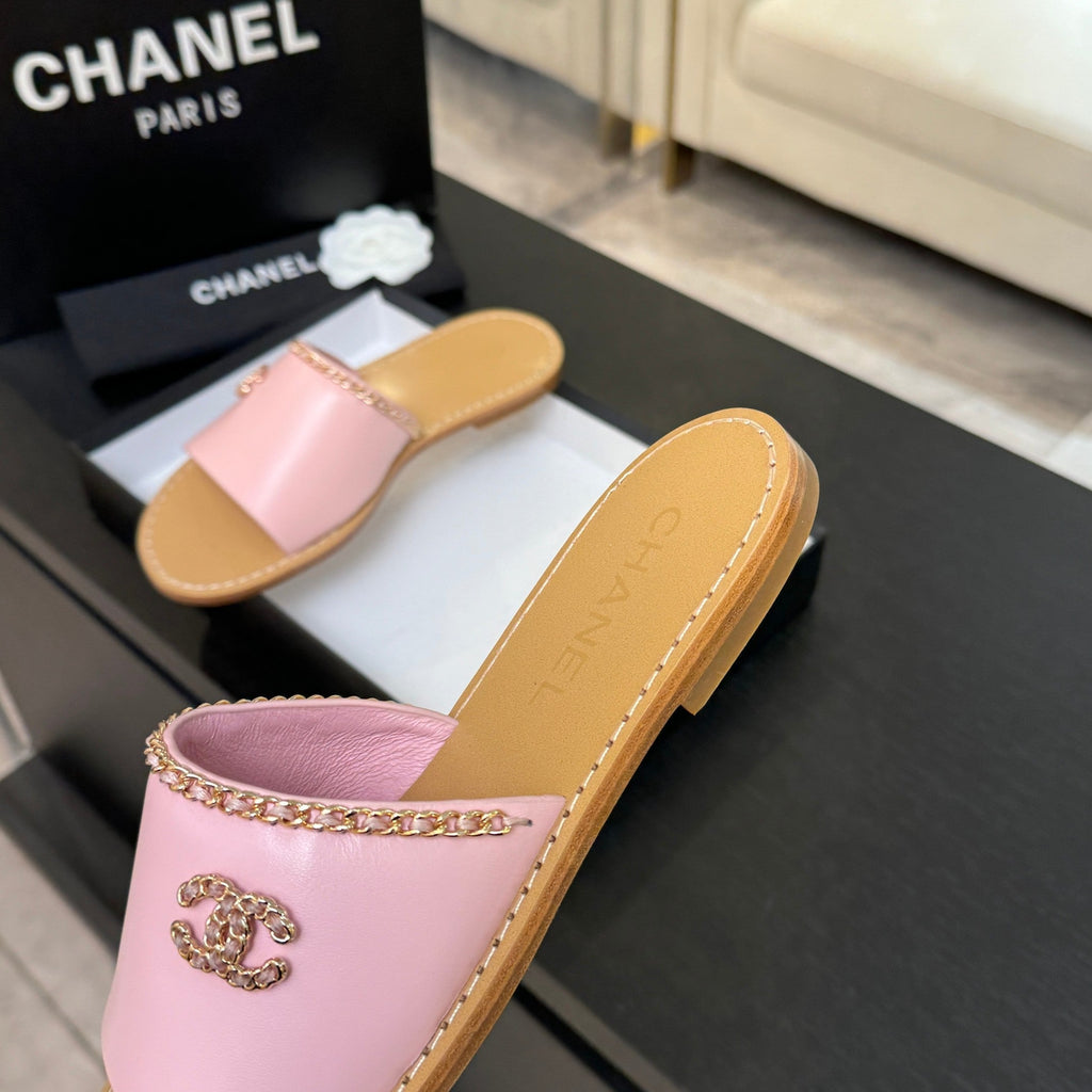 CC 26C Double C Chain Cross Pink Beige Sheepskin