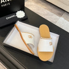 CC 26C Double C Chain Cross White Beige Sheepskin