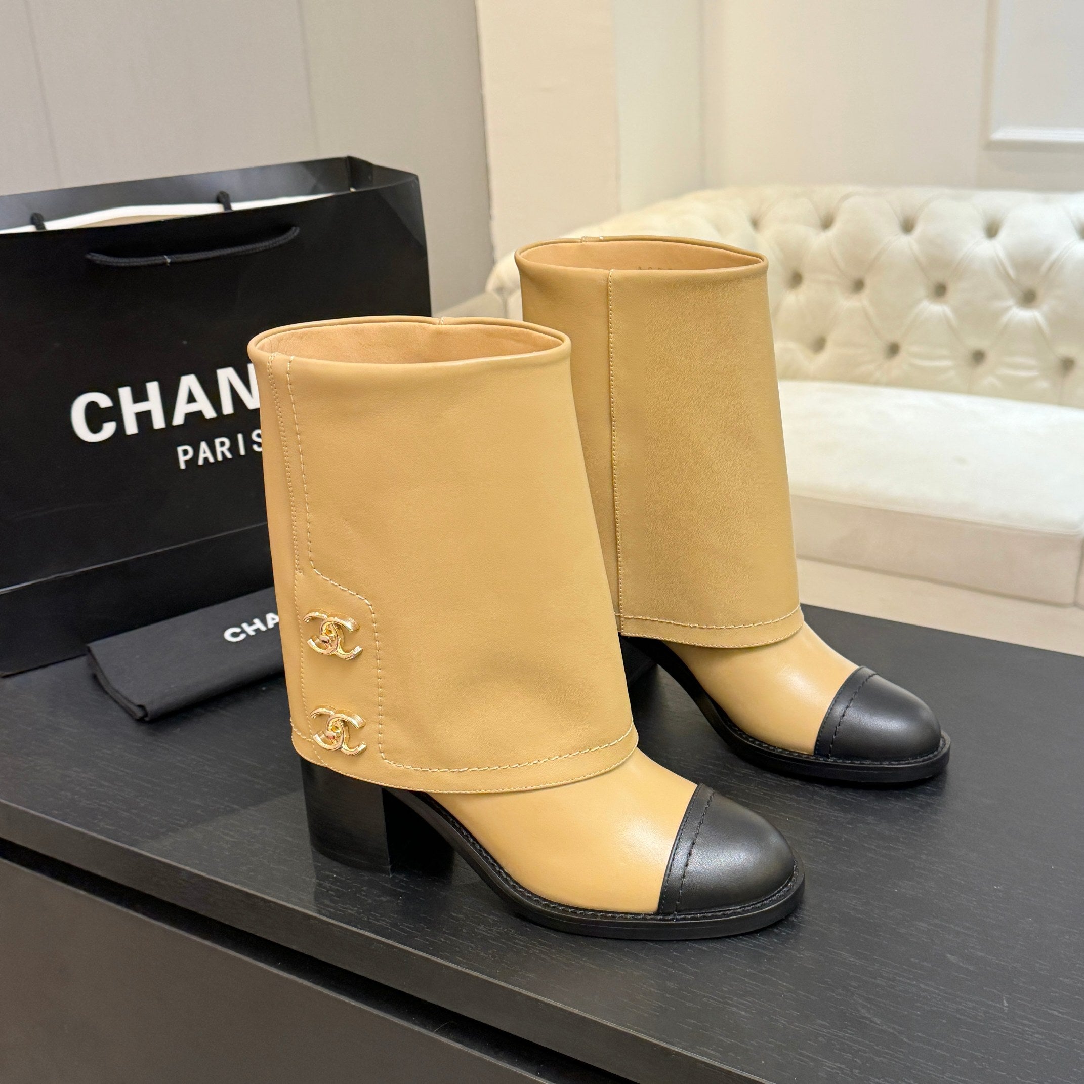 CC 26s Chunky Heel Tro r Ankle Boots Black Beige Sheepskin 673033