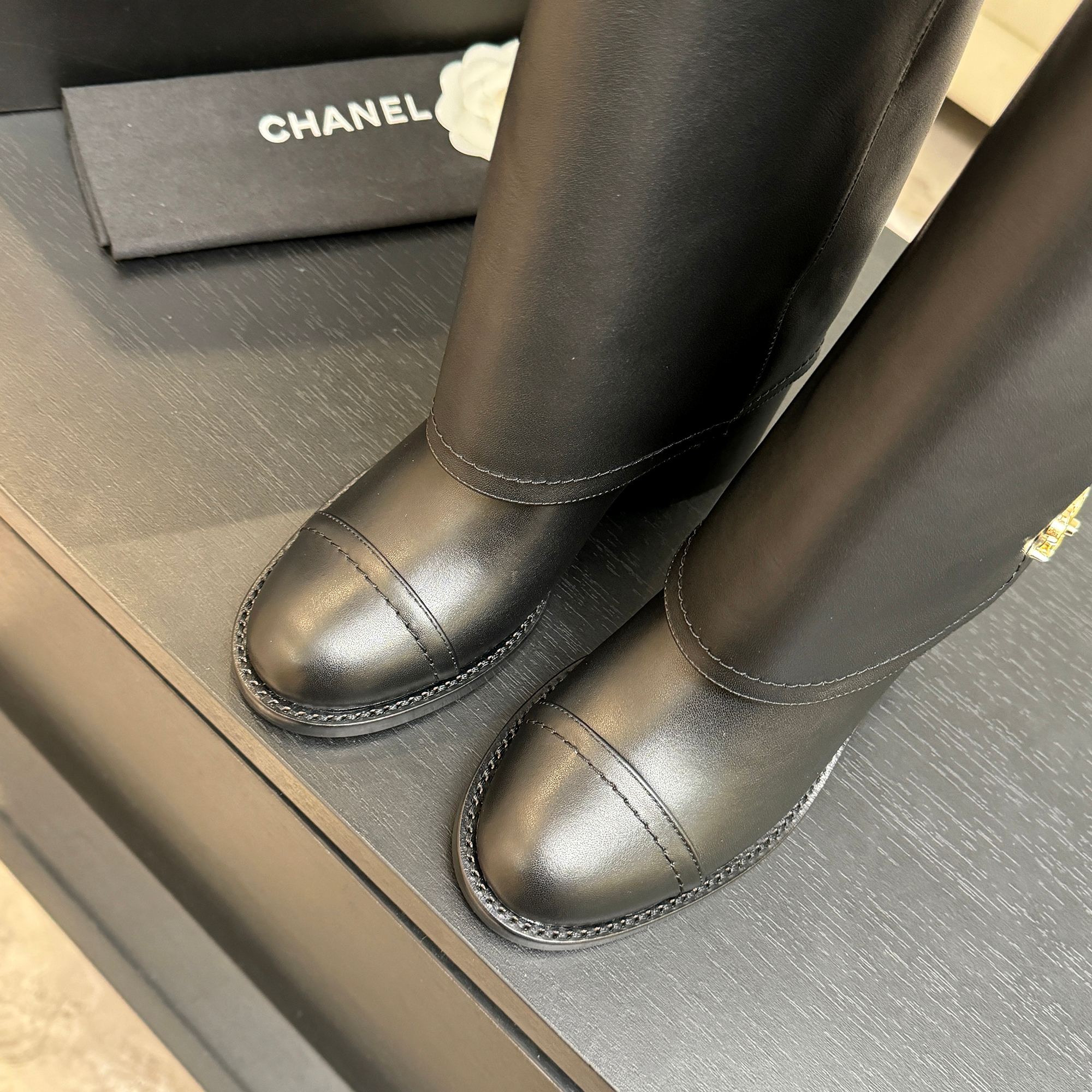 CC 26s Chunky Heel Tro r Boots Black Sheepskin 673036