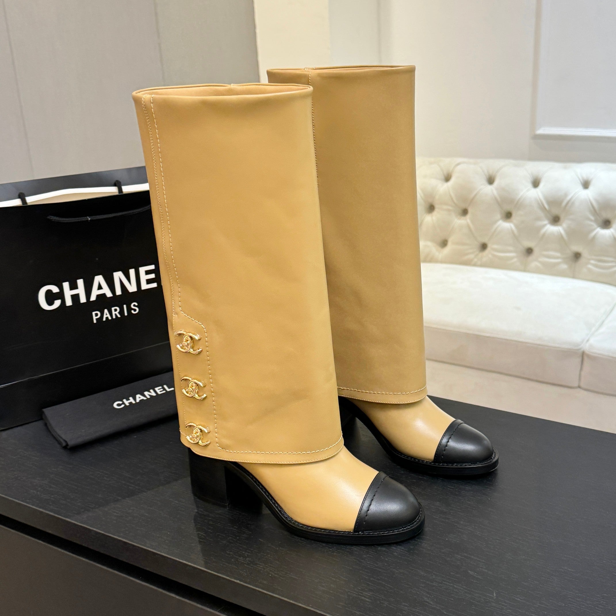 CC 26s Chunky Heel Trouser Boots Black Beige Sheepskin 673037