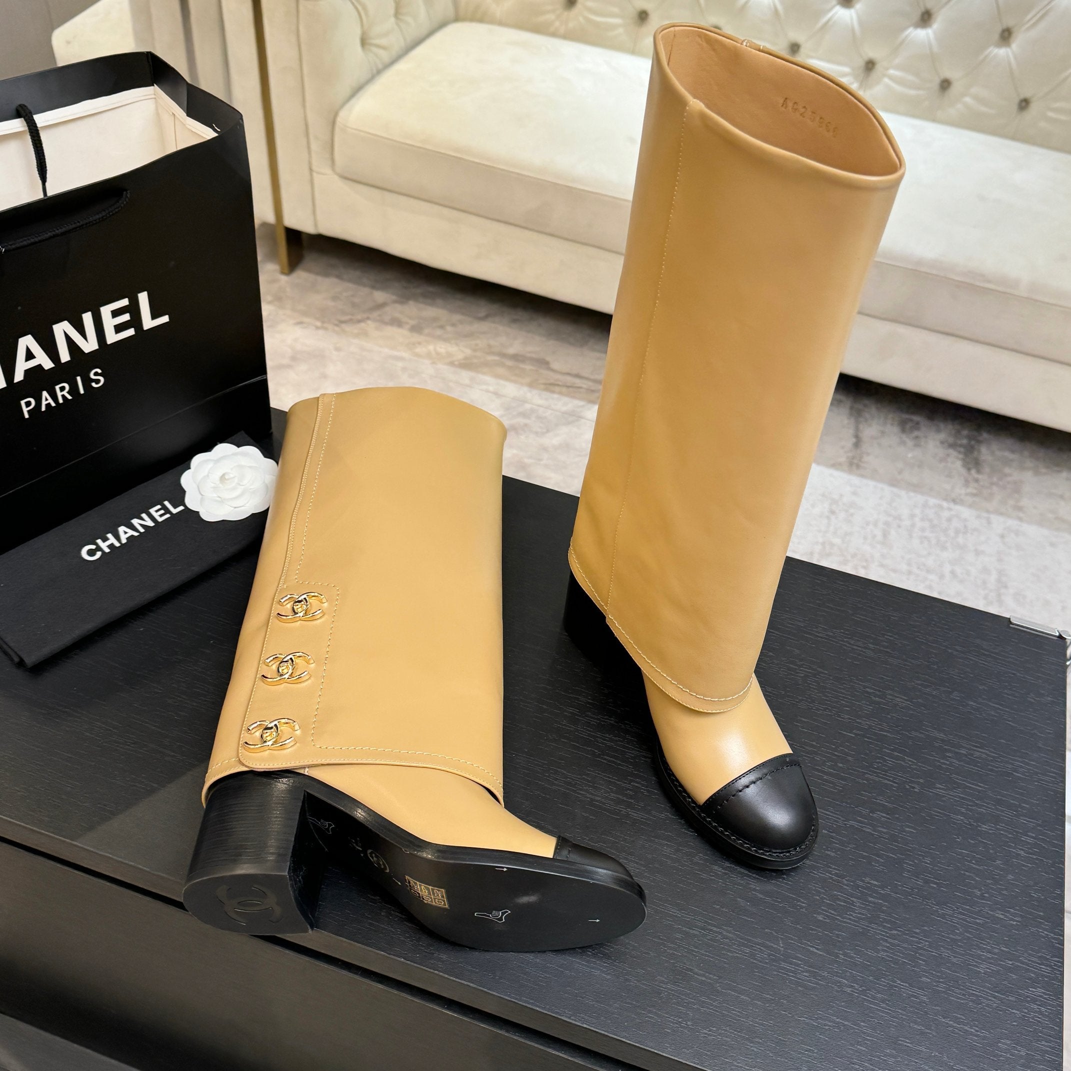 CC 26s Chunky Heel Tro r Boots Black Beige Sheepskin 673037
