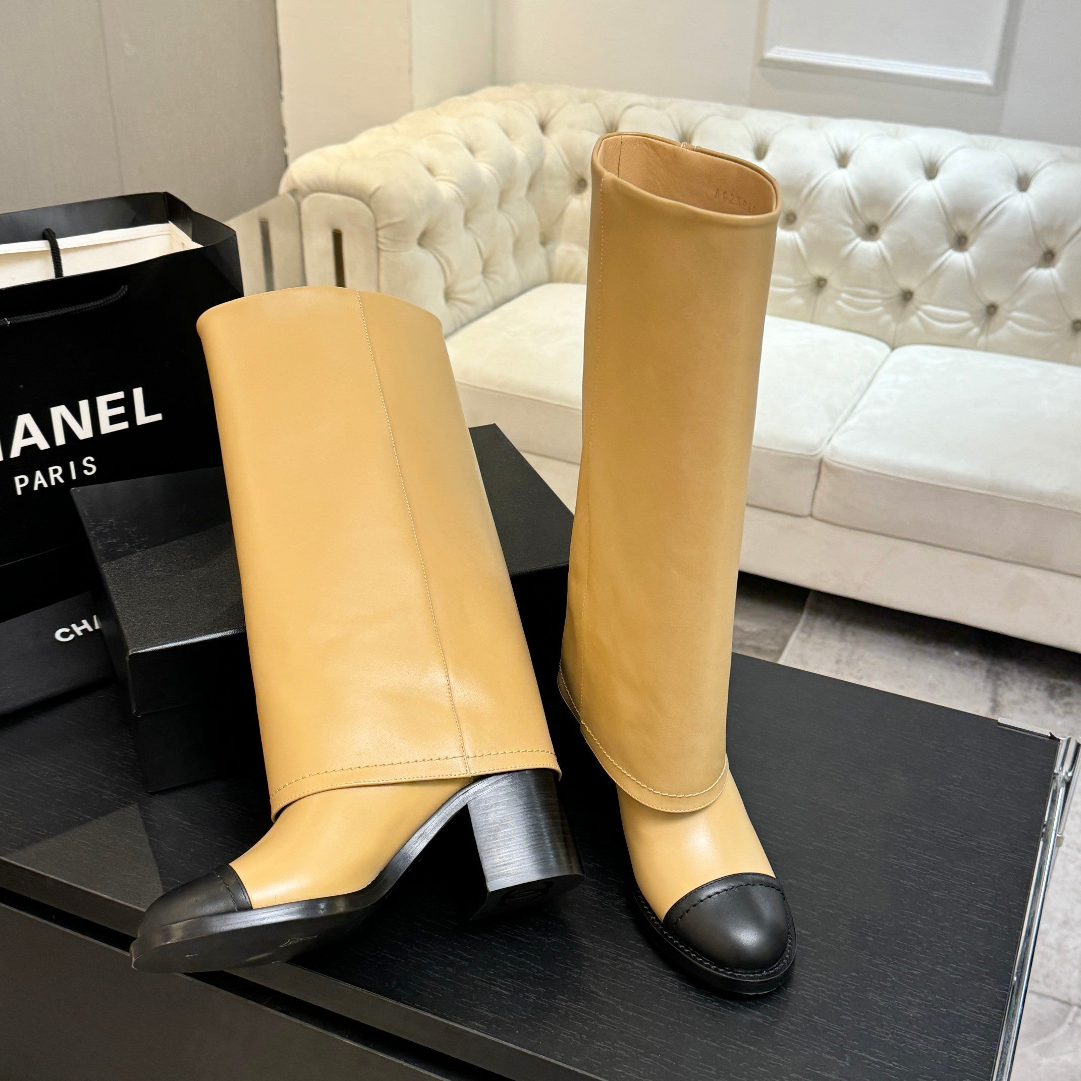 CC 26s Chunky Heel Trouser Boots Black Beige Sheepskin 673037