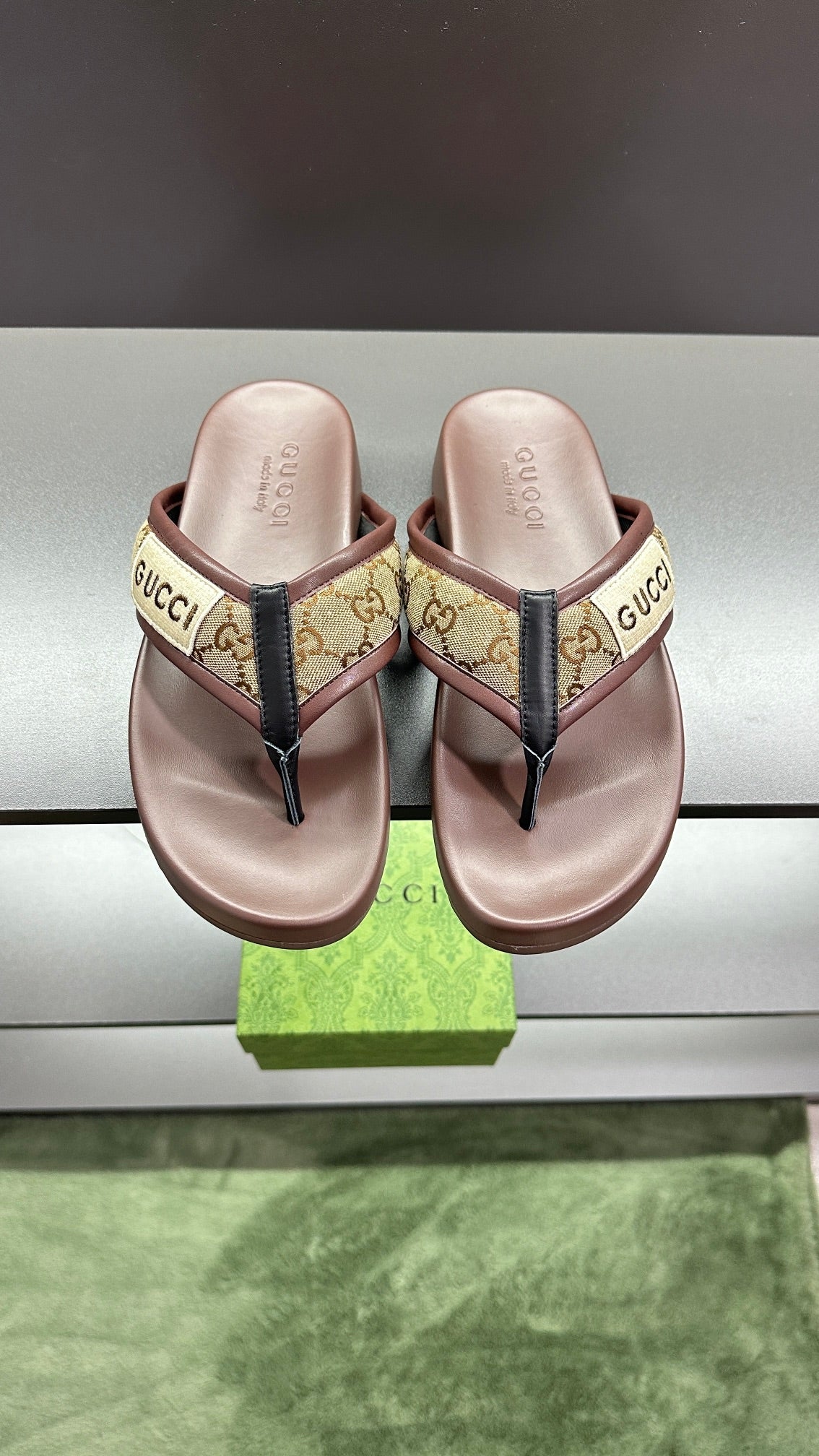 GG Men's Thong Sandals Brown Polyester Leather 547251