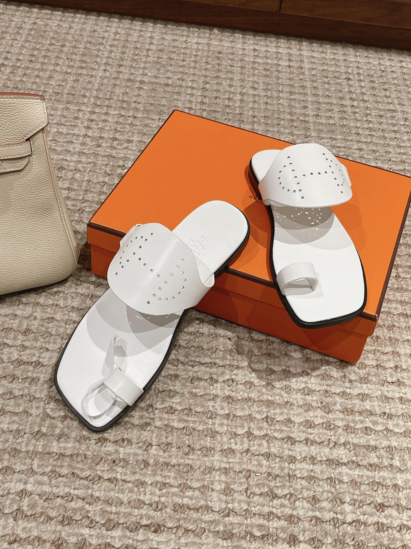 HM Hera Sandal White Cowhide 544539