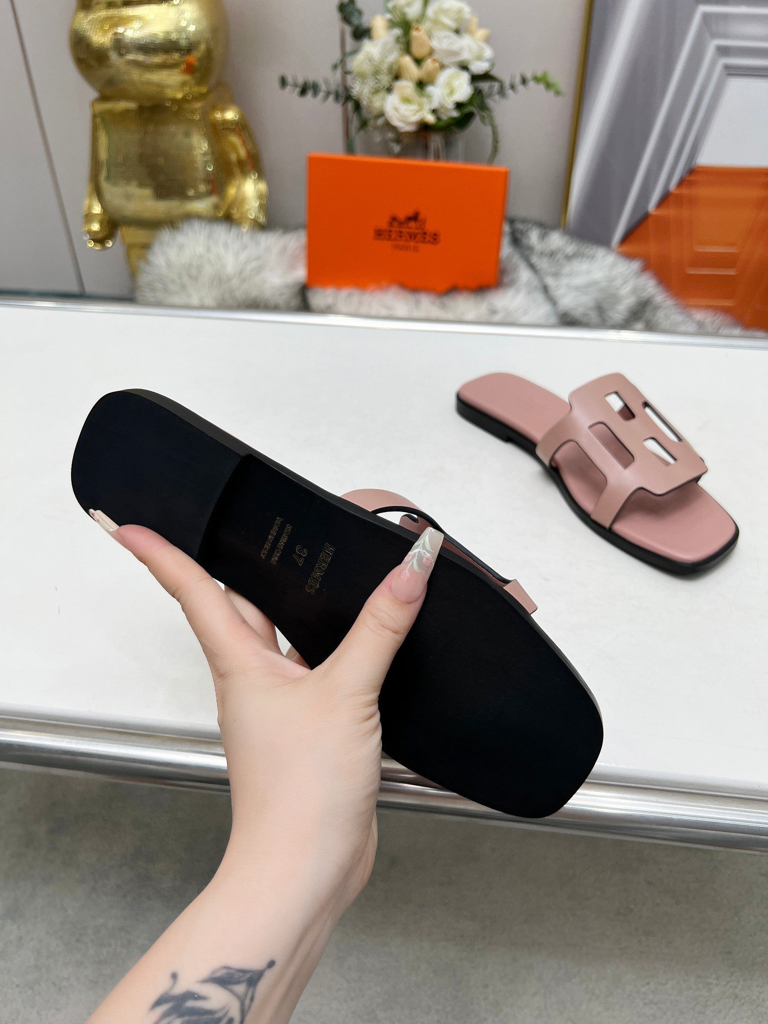 FLATFORM SANDAL LIGHT PINK CALFSKIN