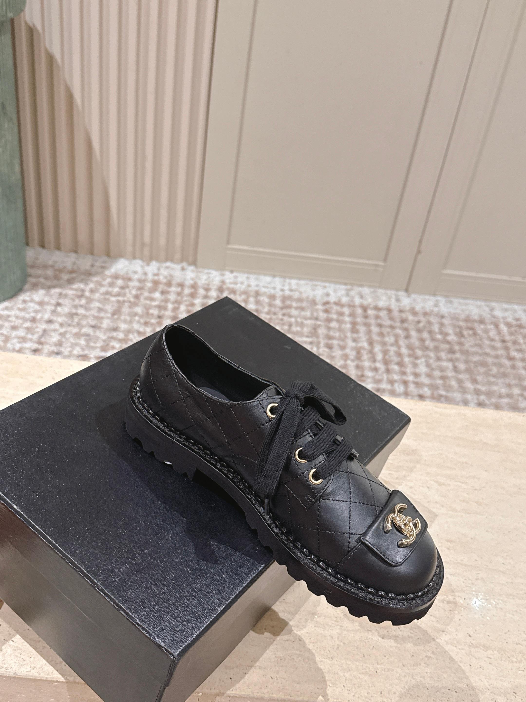 CC 26s Shoes 2cm Black Quited Calfskin 583905