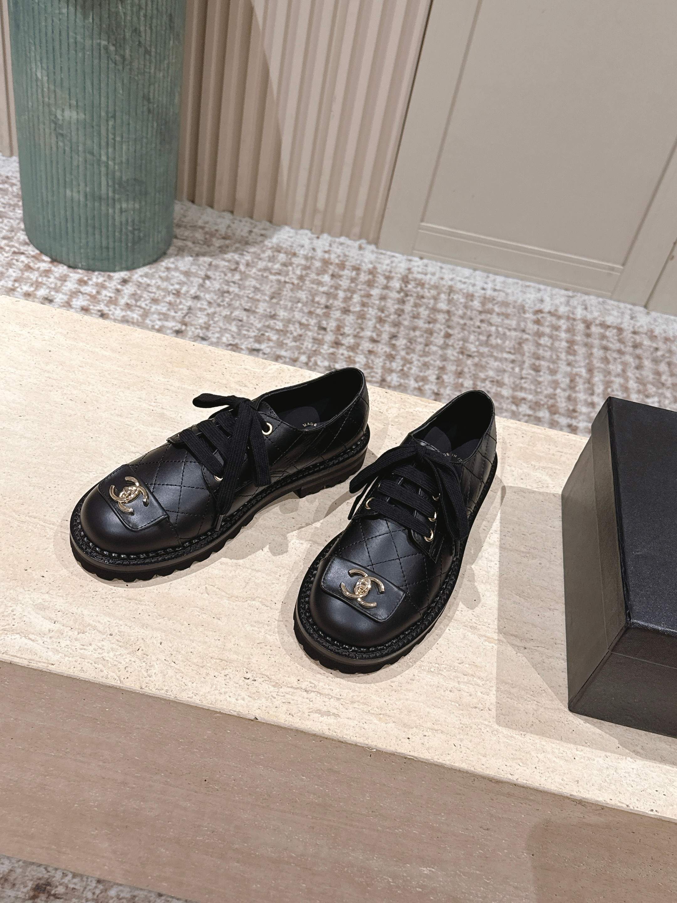 CC 26s Shoes 2cm Black Quited Calfskin 583905