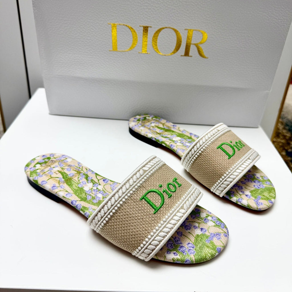 CD 26s Floral Embroidered Sandals Green Beige Canvas 683035