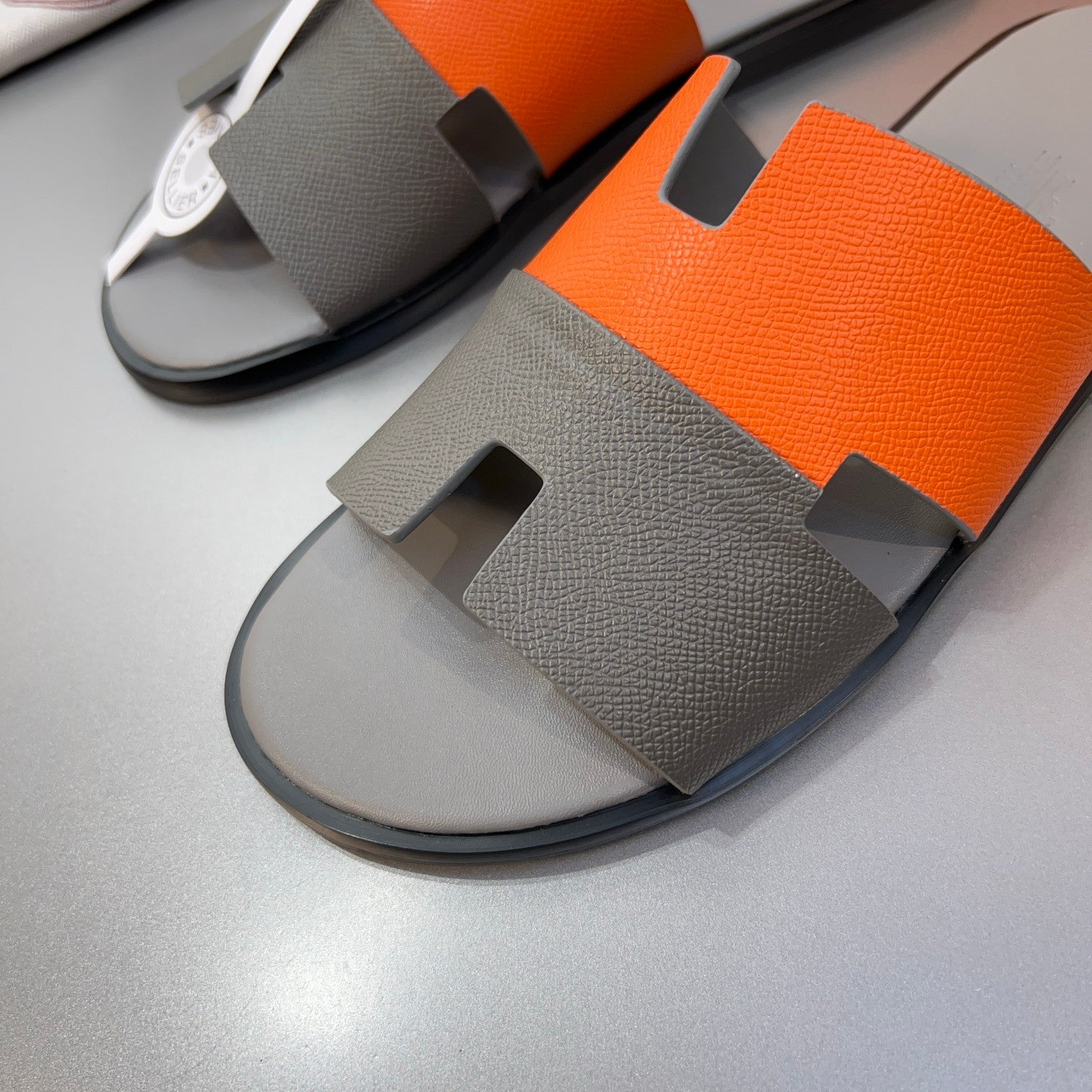 HM Oran Slippers in Gray and Orange Cowhide 735645