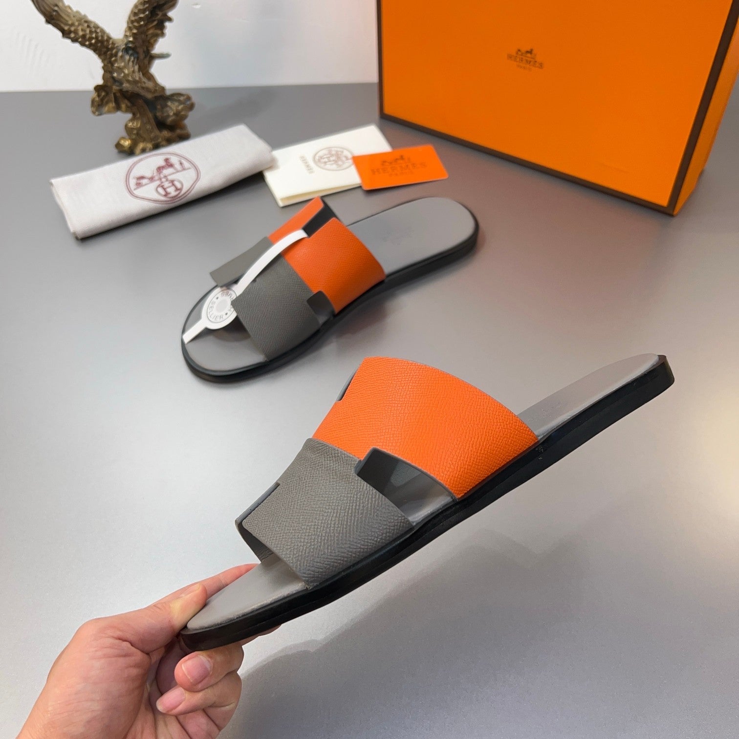 HM Oran Slippers in Gray and Orange Cowhide 735645