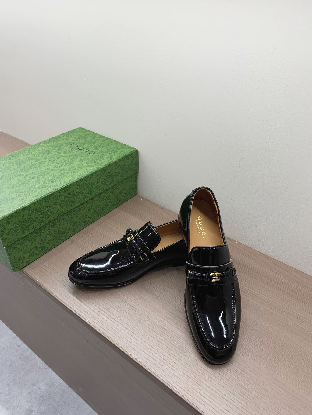 GG Men's Interlocking GG Loafer Black Patent Leather 542502