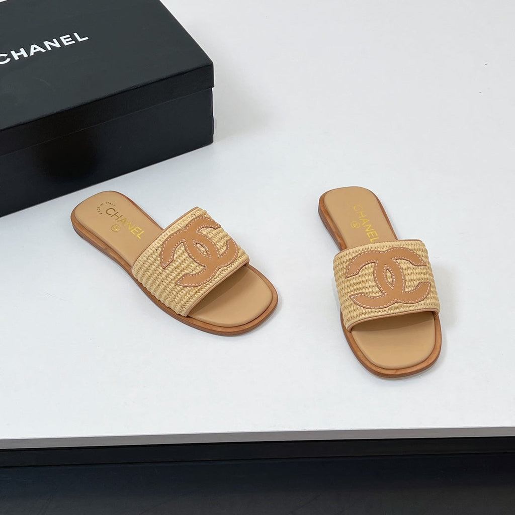 CC Slippers In Dark Beige Palm Fiber 149738