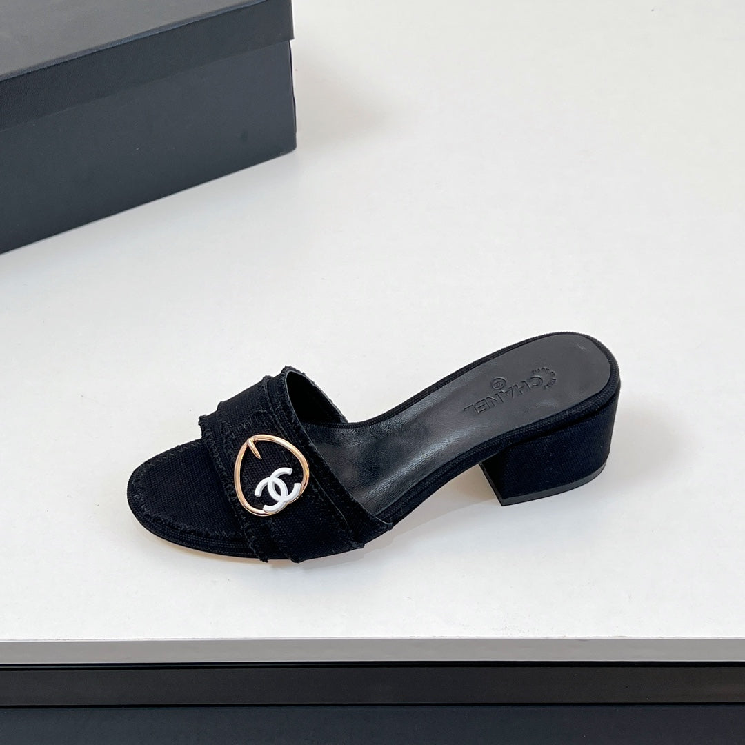 CC Mule Sandals In Black Canvas Fabric 149439